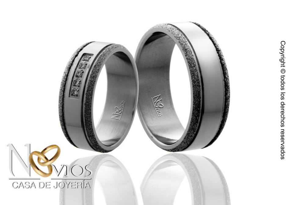 Argollas con textura diamantada